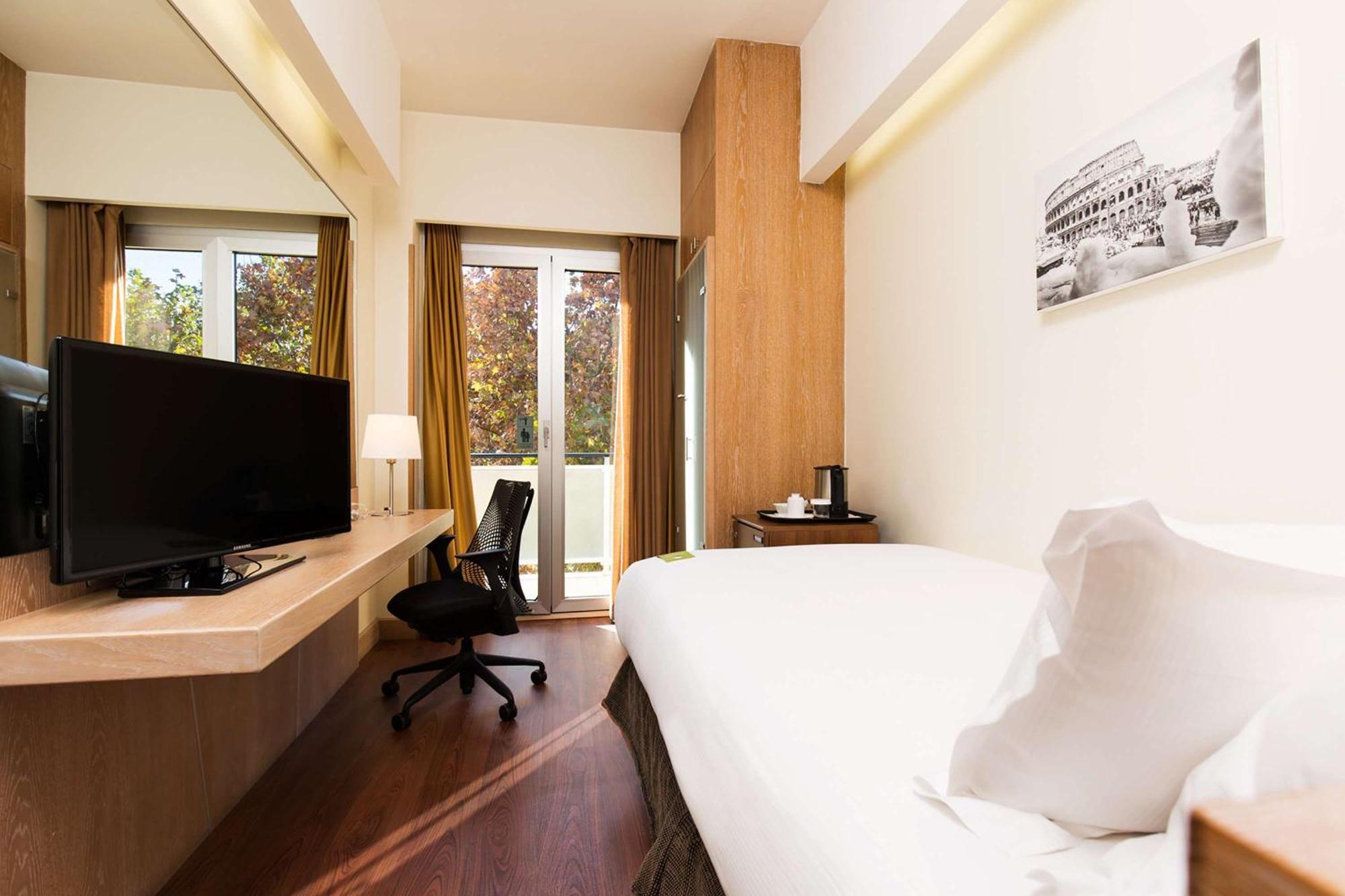 Hilton Garden Claridge Hotel