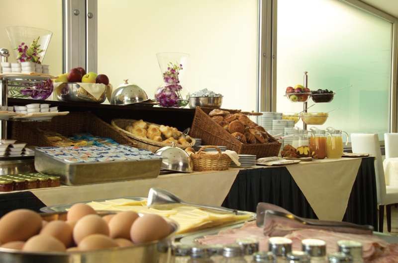 Hotel Hilton Garden Claridge 4*