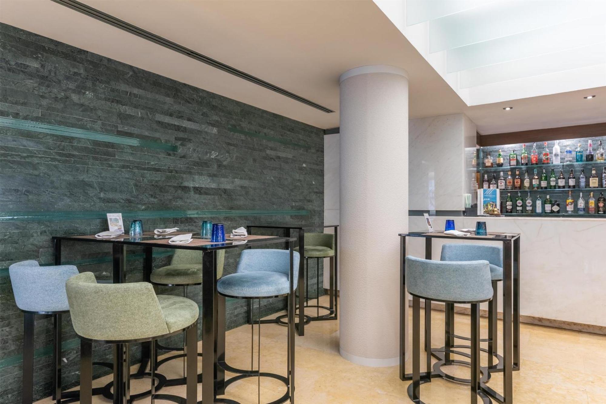 Hotel Hilton Garden Claridge 4*